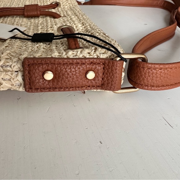 Montce bucket bag - Picture 7 of 8